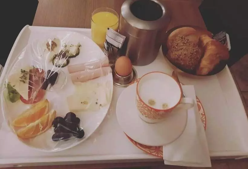 Stadthotel Am Adenauerplatz