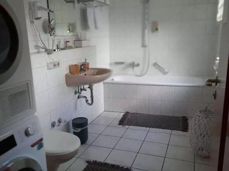 Stadthotel Am Adenauerplatz