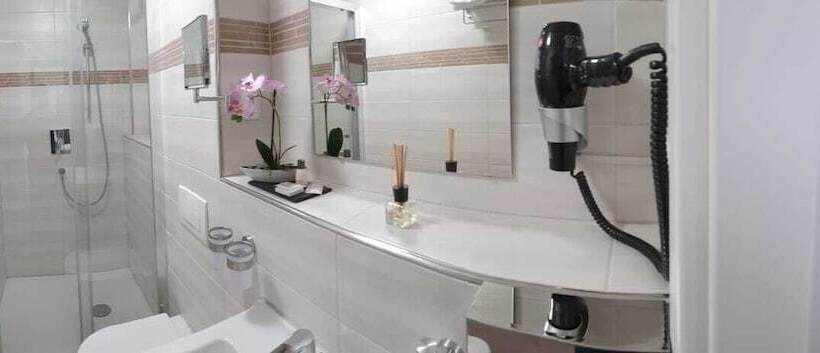 Stadthotel Am Adenauerplatz