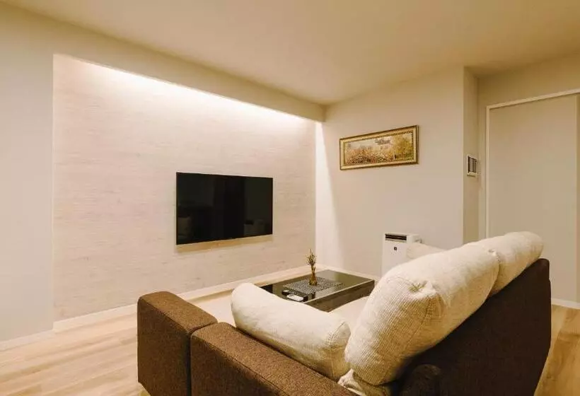 Grand Base Karatsu Ekiminami