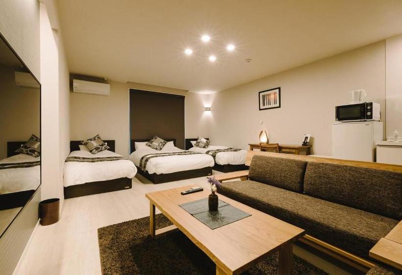 Grand Base Karatsu Ekiminami