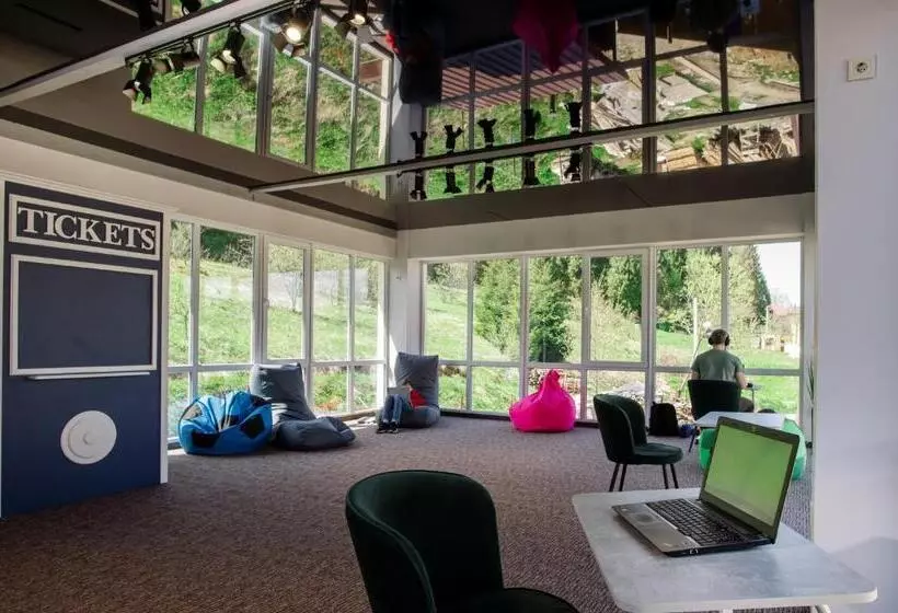 Hotelli Poeziya Mandriv