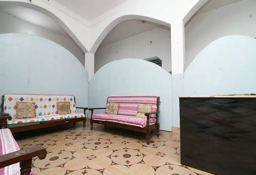ホテル Oyo 24823 Amrit Guest House