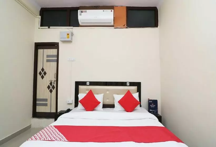 ホテル Oyo 24823 Amrit Guest House