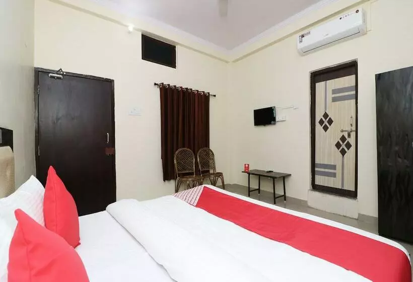 ホテル Oyo 24823 Amrit Guest House