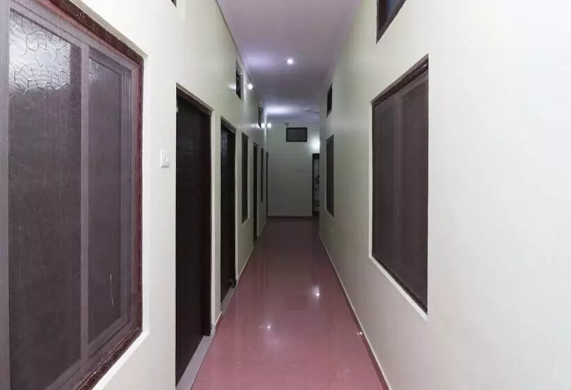 ホテル Oyo 24823 Amrit Guest House