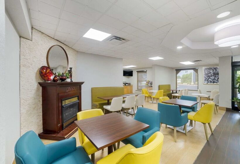 ホテル Comfort Inn Asheville Airport