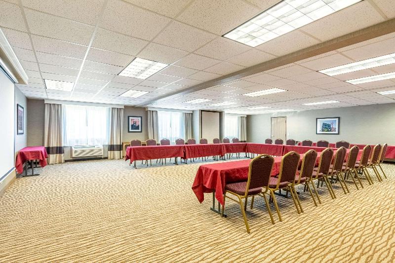 فندق Comfort Suites Portland Airport