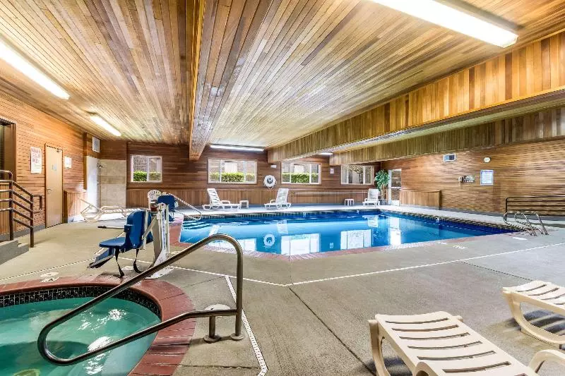 酒店 Comfort Suites Portland Airport