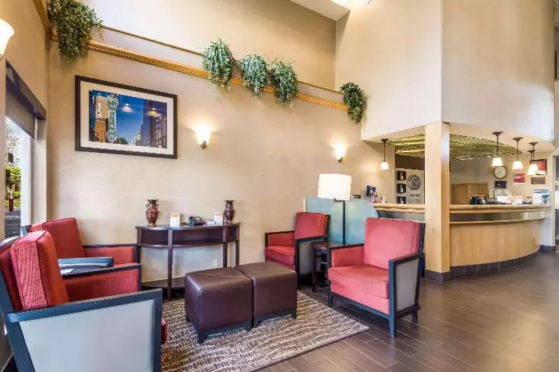 酒店 Comfort Suites Portland Airport