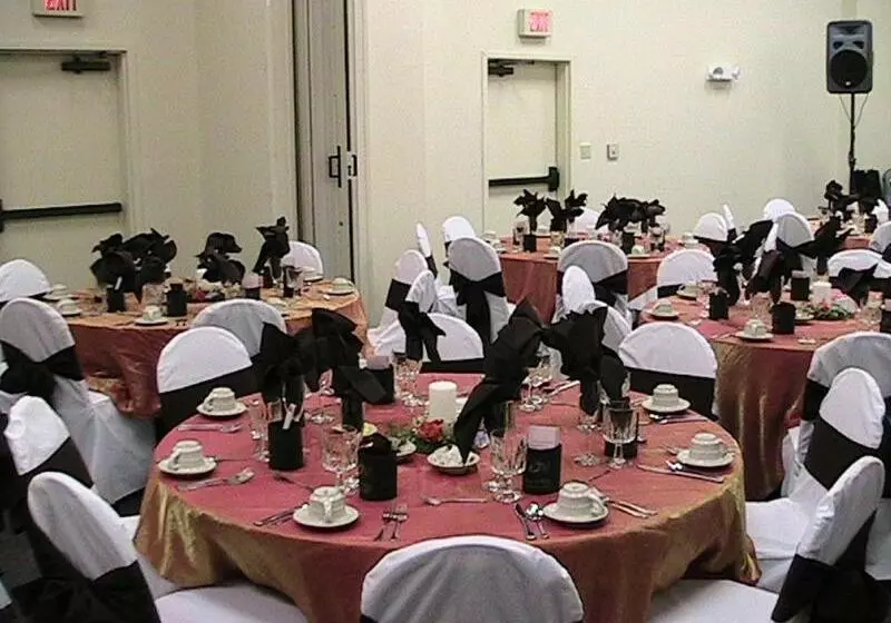 酒店 Country Cascades Waterpark Resort