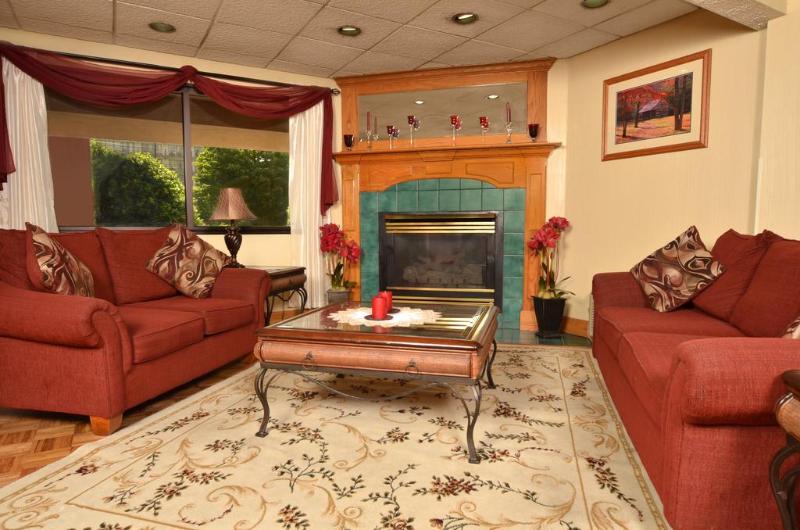 هتل Country Cascades Waterpark Resort