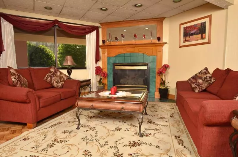 酒店 Country Cascades Waterpark Resort