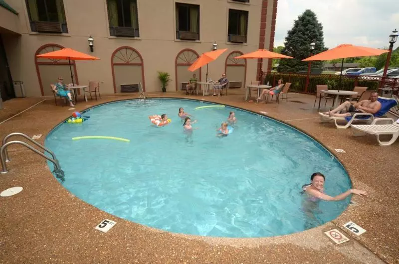 酒店 Country Cascades Waterpark Resort