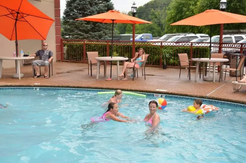 酒店 Country Cascades Waterpark Resort