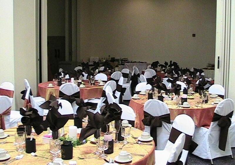 هتل Country Cascades Waterpark Resort