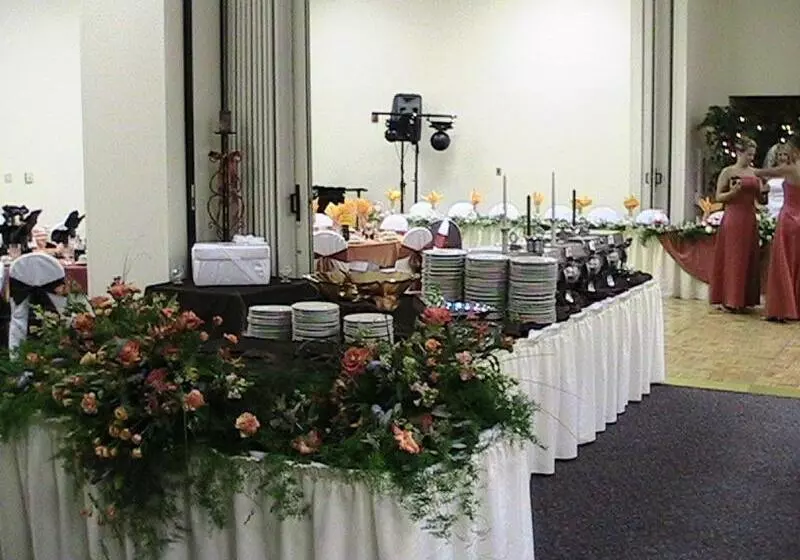 酒店 Country Cascades Waterpark Resort