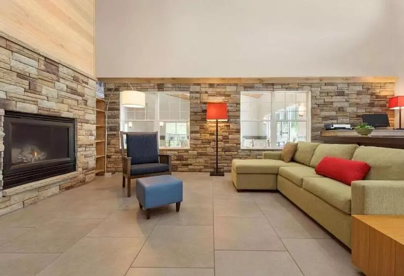Отель Country Inn & Suites By Radisson, Decorah, Ia