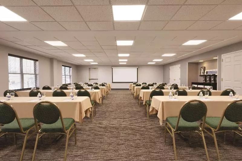 هتل Country Inn & Suites By Radisson, Roanoke, Va