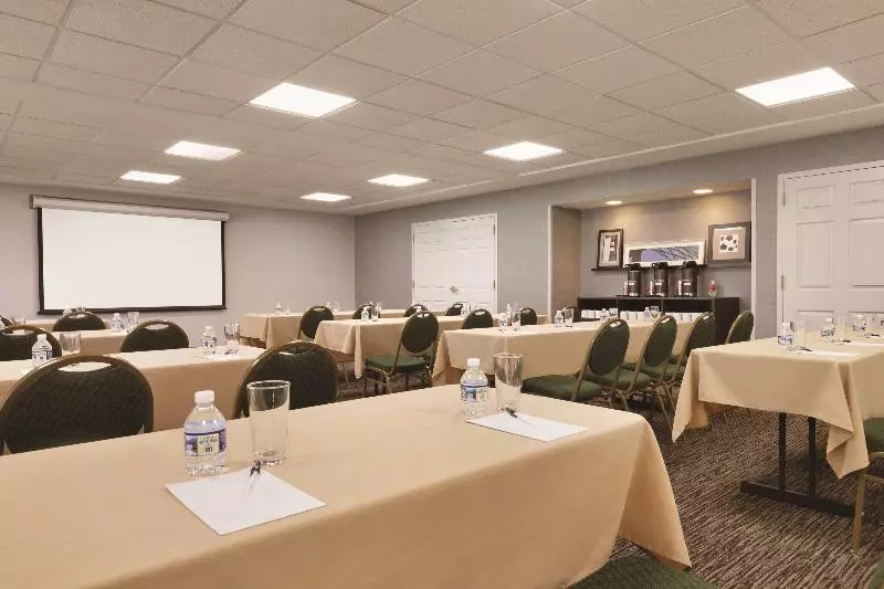 هتل Country Inn & Suites By Radisson, Roanoke, Va