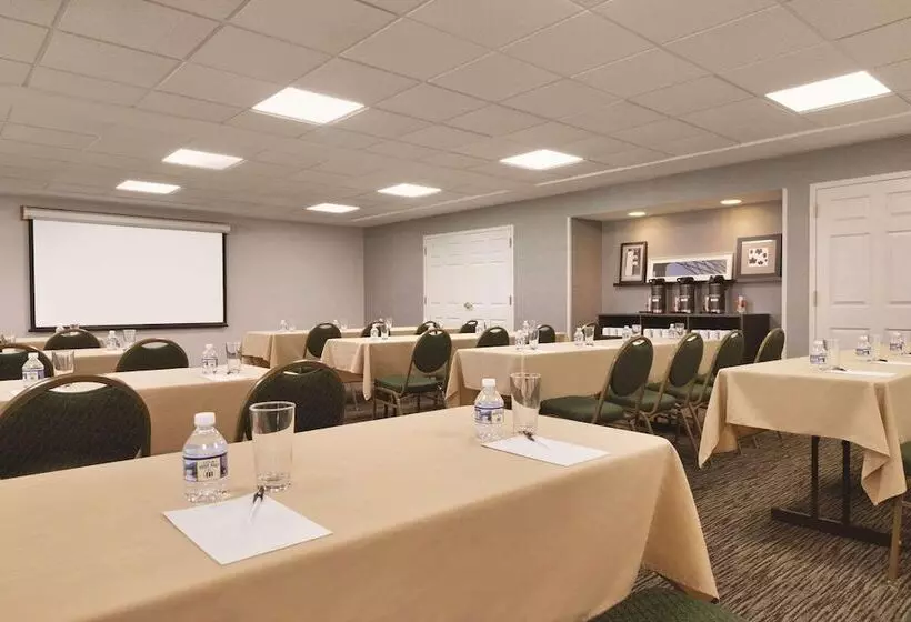 هتل Country Inn & Suites By Radisson, Roanoke, Va