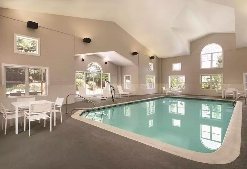هتل Country Inn & Suites By Radisson, Roanoke, Va