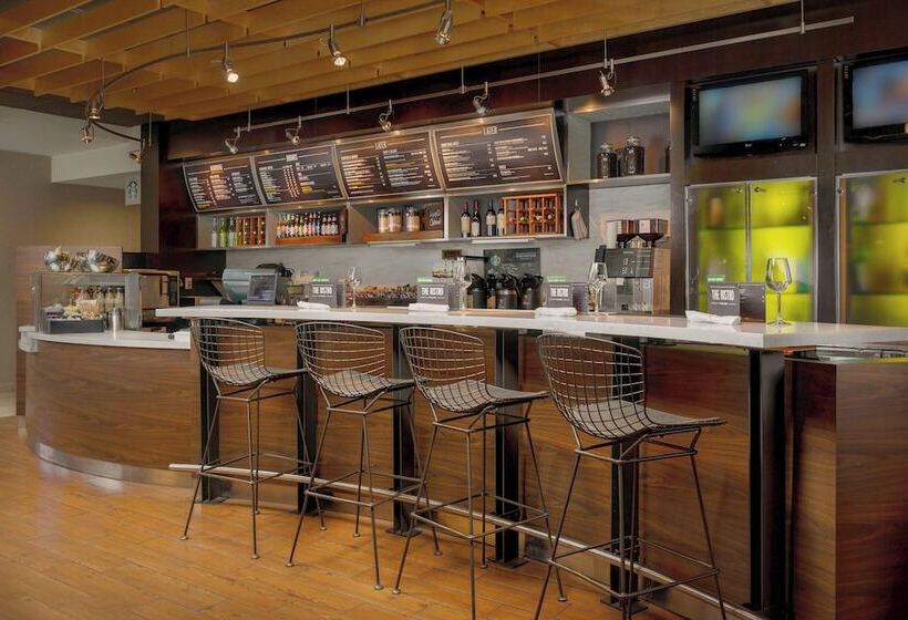 فندق Courtyard By Marriott New Haven Orange