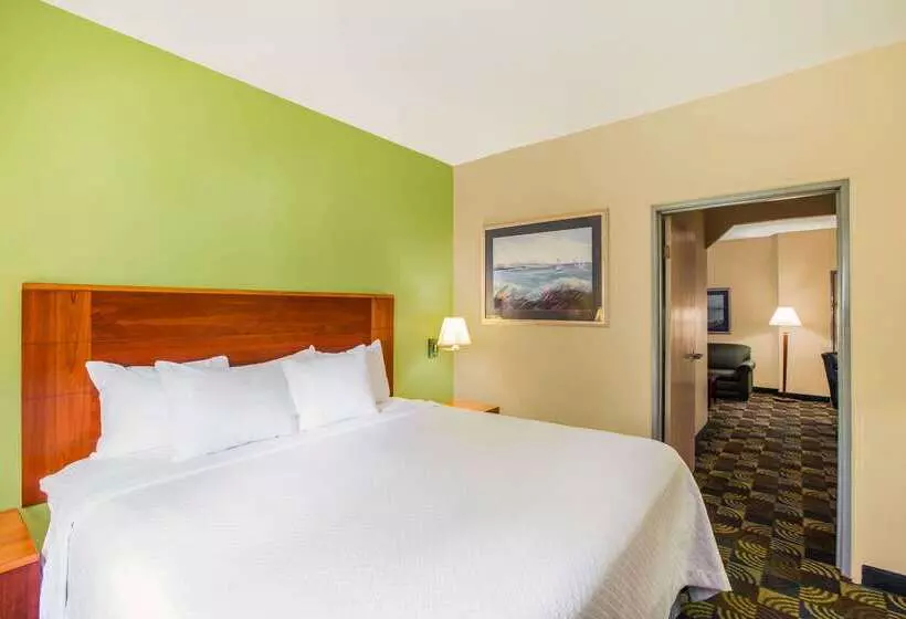 Hotelli Days Inn & Suites By Wyndham Corpus Christi Central