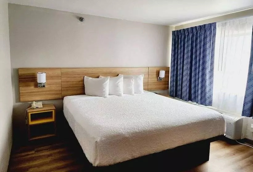 Hotelli Days Inn & Suites By Wyndham Corpus Christi Central