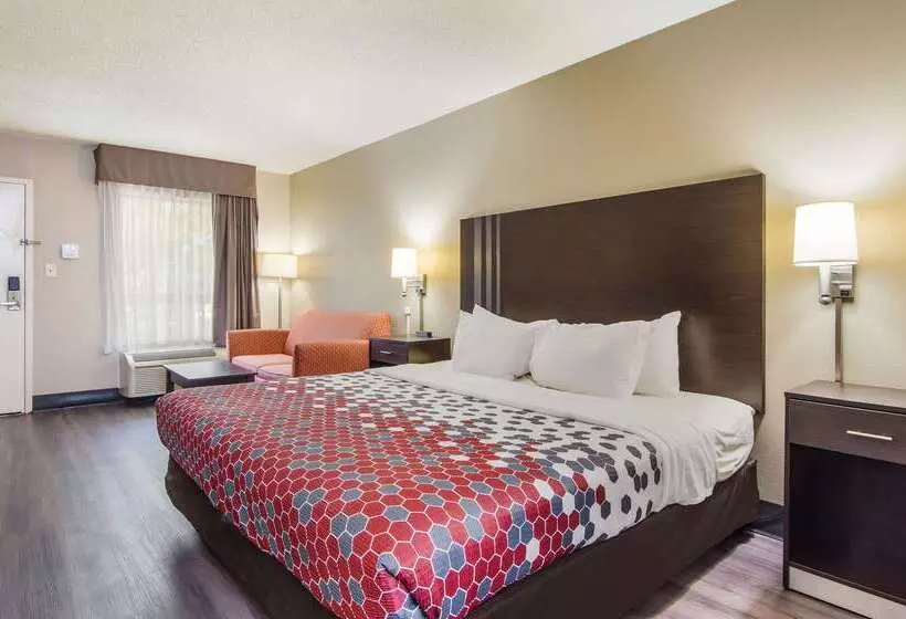 هتل Econo Lodge South