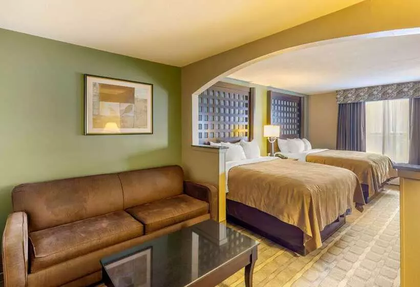 בית מלון כפרי Quality Suites Sherman