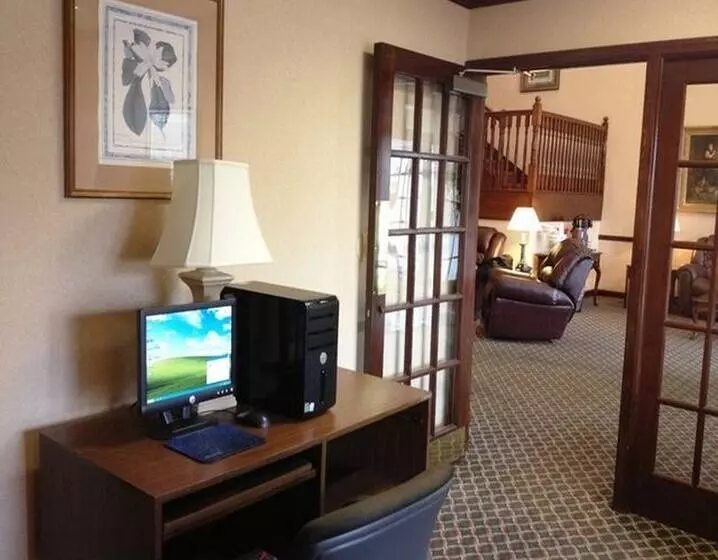 בית מלון כפרי Red Roof Inn & Suites Albany, Ga