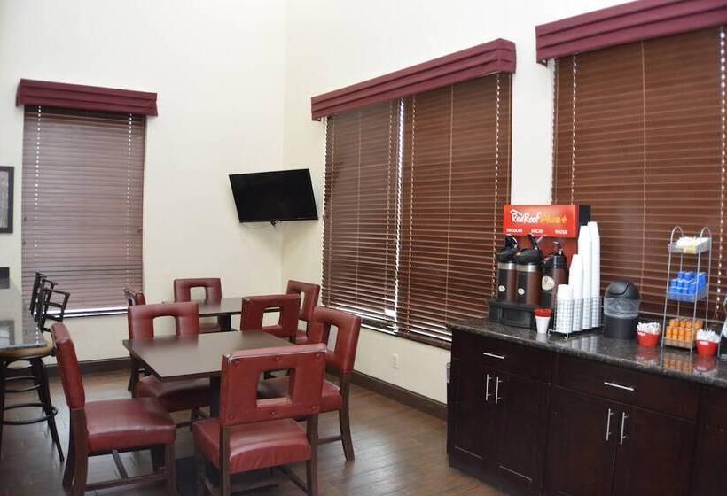 هتل Red Roof Inn Plus+ & Suites Chattanooga   Downtown