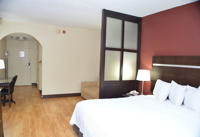هتل Red Roof Inn Plus+ & Suites Chattanooga   Downtown
