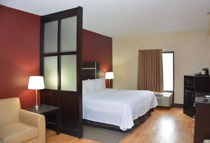 ホテル Red Roof Inn Plus+ & Suites Chattanooga Downtown