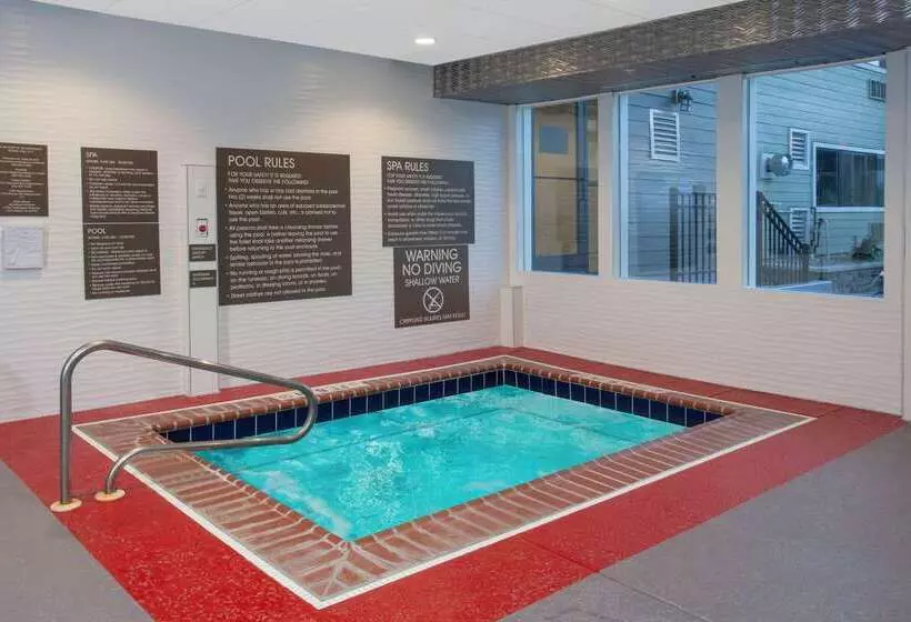 ホテル Wyndham Garden Fort Wayne