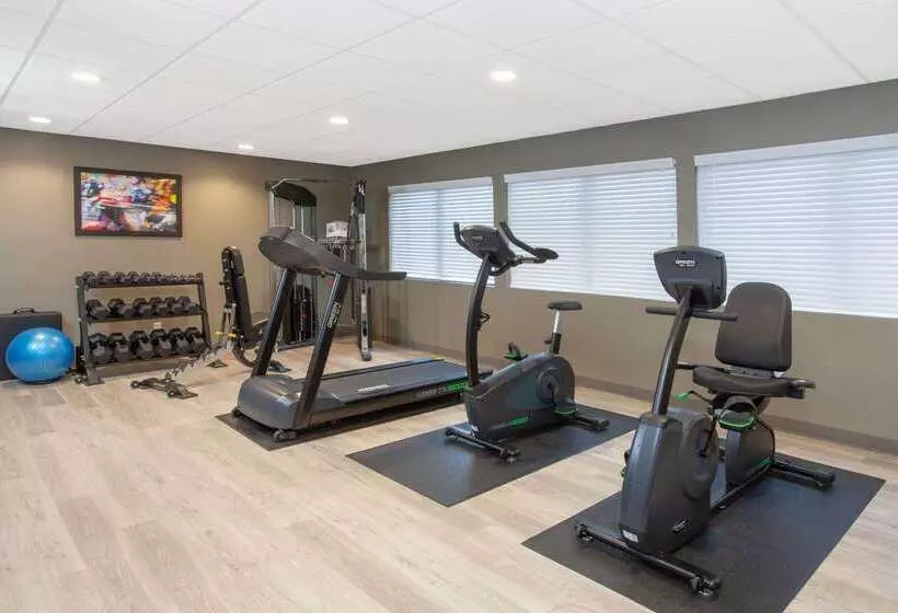 ホテル Wyndham Garden Fort Wayne