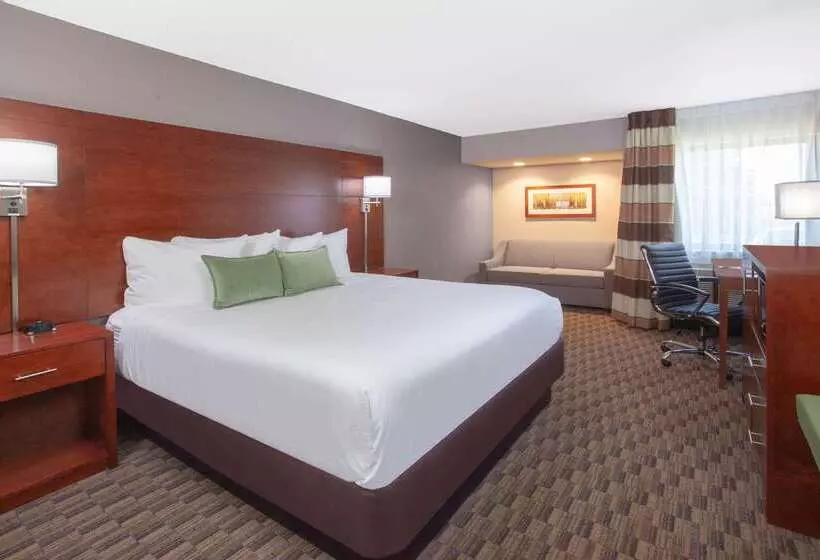 ホテル Wyndham Garden Fort Wayne