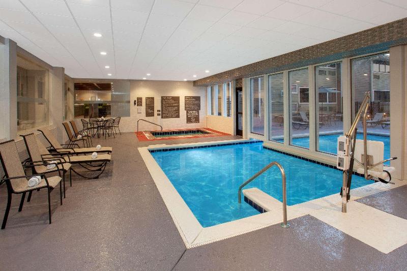 فندق Wyndham Garden Fort Wayne