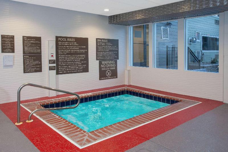 فندق Wyndham Garden Fort Wayne