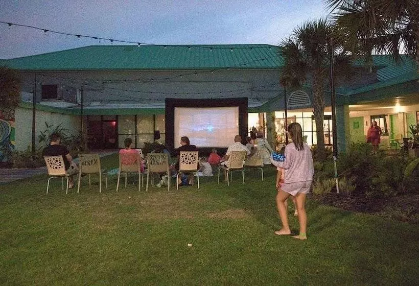 אתר נופש Beachside Hotel And Suites