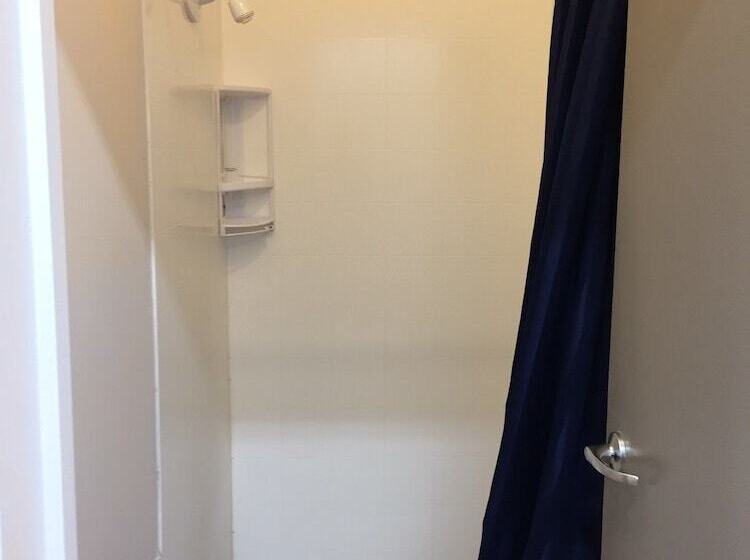 Общежитие Tuatara Lodge