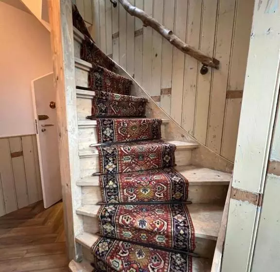 Aamiaismajoitus (B&B) So Hum