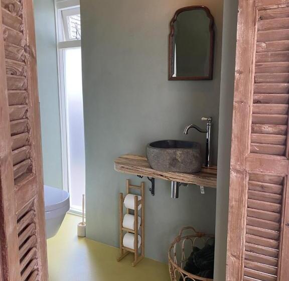 Bed and Breakfast So Hum