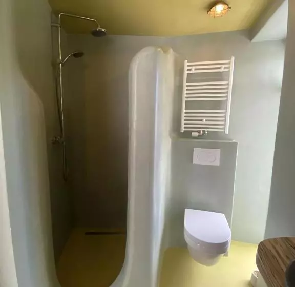 Aamiaismajoitus (B&B) So Hum