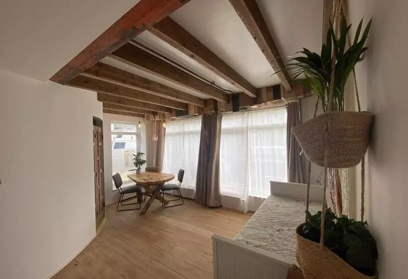 Aamiaismajoitus (B&B) So Hum