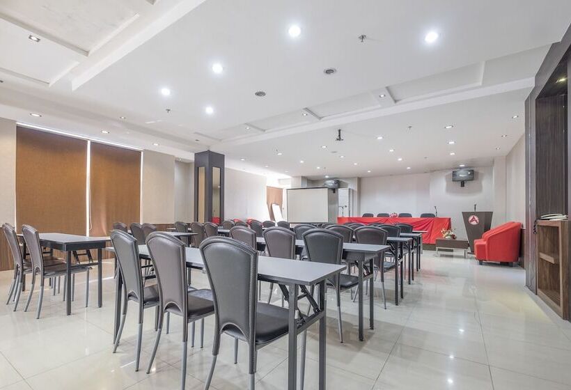 Hotell Oyo 1081 Allson City  Makassar