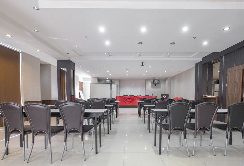 Hotell Oyo 1081 Allson City  Makassar
