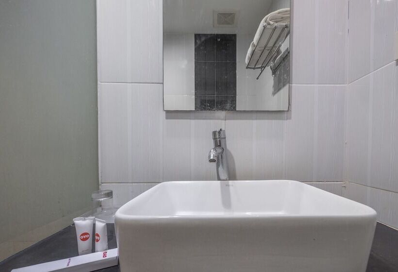 Hotell Oyo 1081 Allson City  Makassar