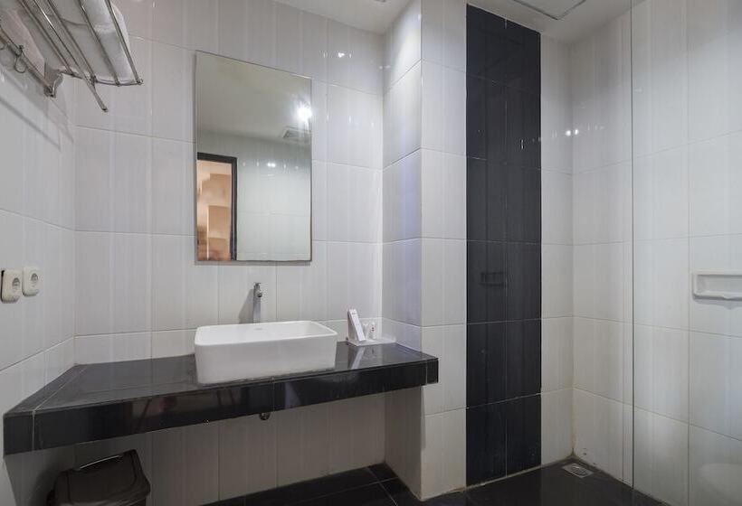 Hotell Oyo 1081 Allson City  Makassar